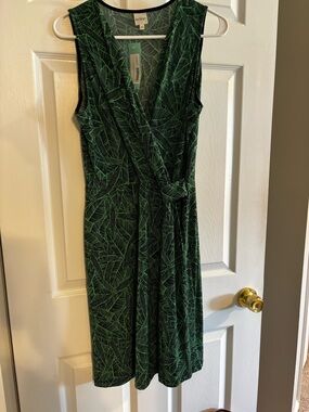 Kaileigh Dark Green Leaf-Print Sleeveless Wrap Midi Dress